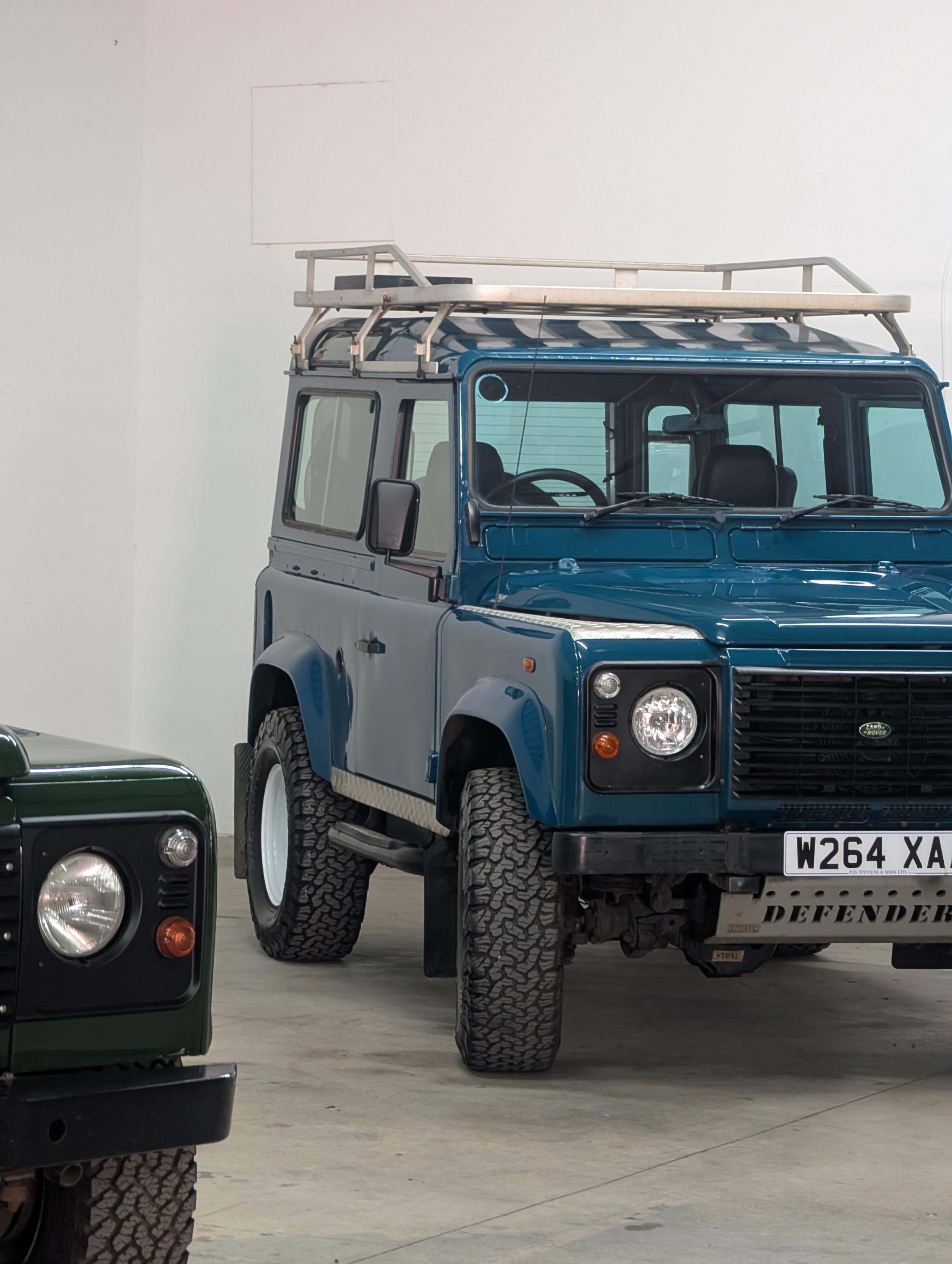 2000 Land Rover Defender 90 2.8i - 5