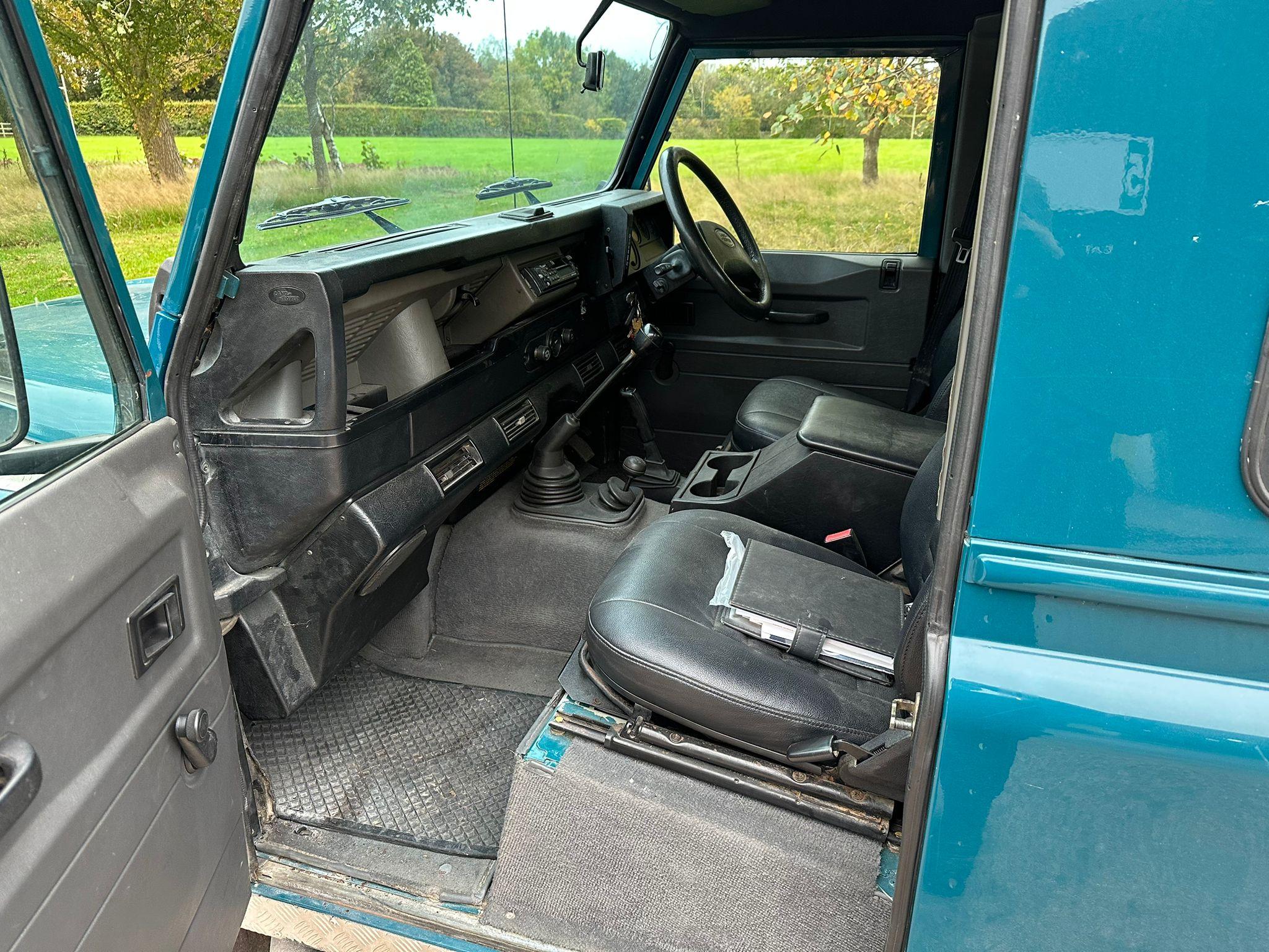 2000 Land Rover Defender 90