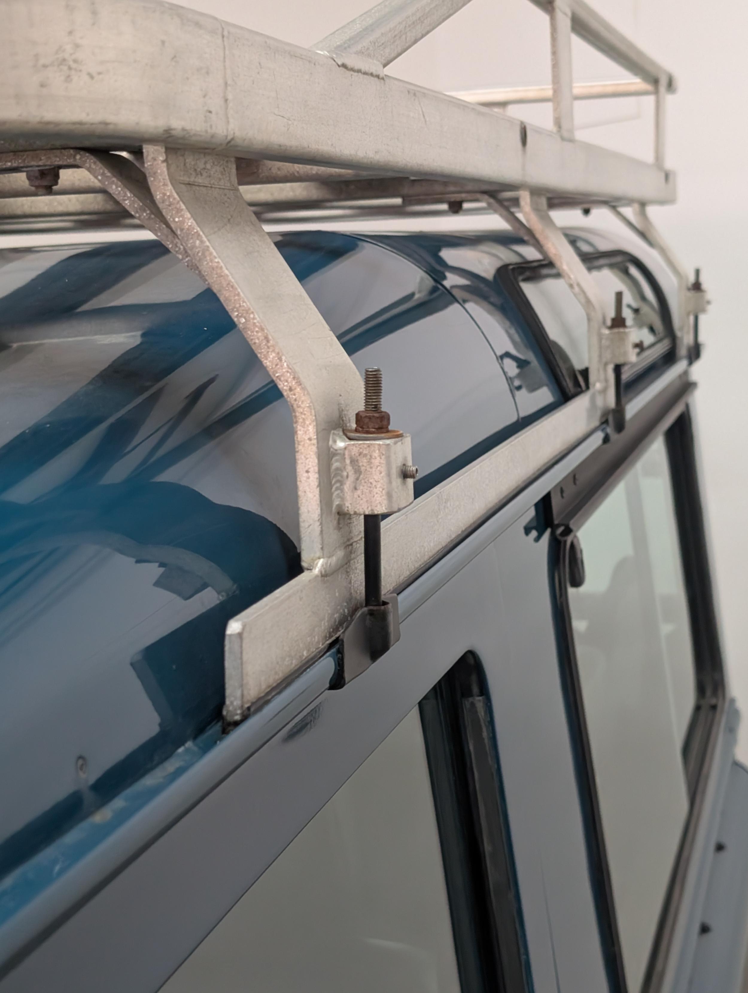 2000 Land Rover Defender 90 2.8i