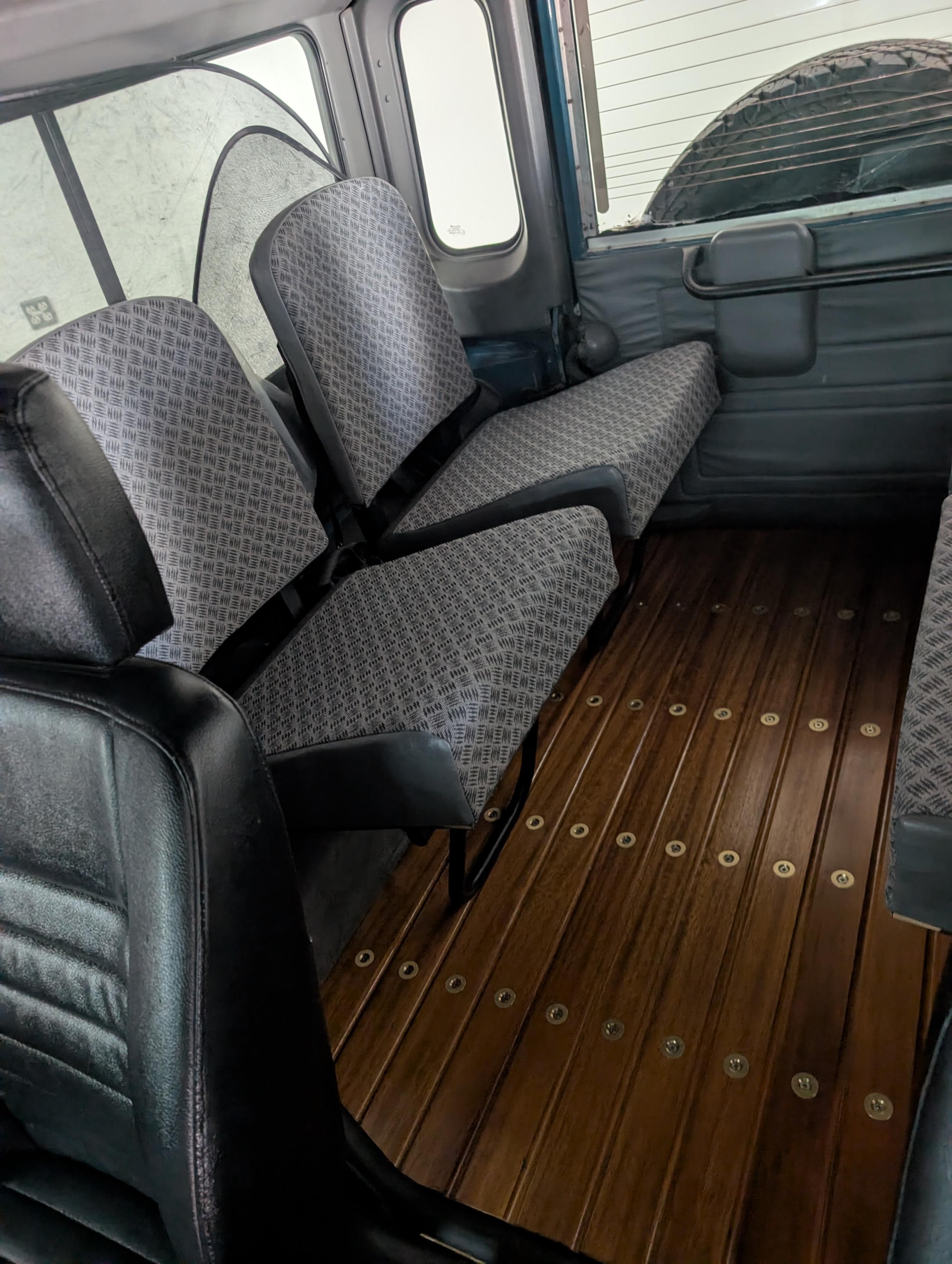 2000 Land Rover Defender 90 2.8i