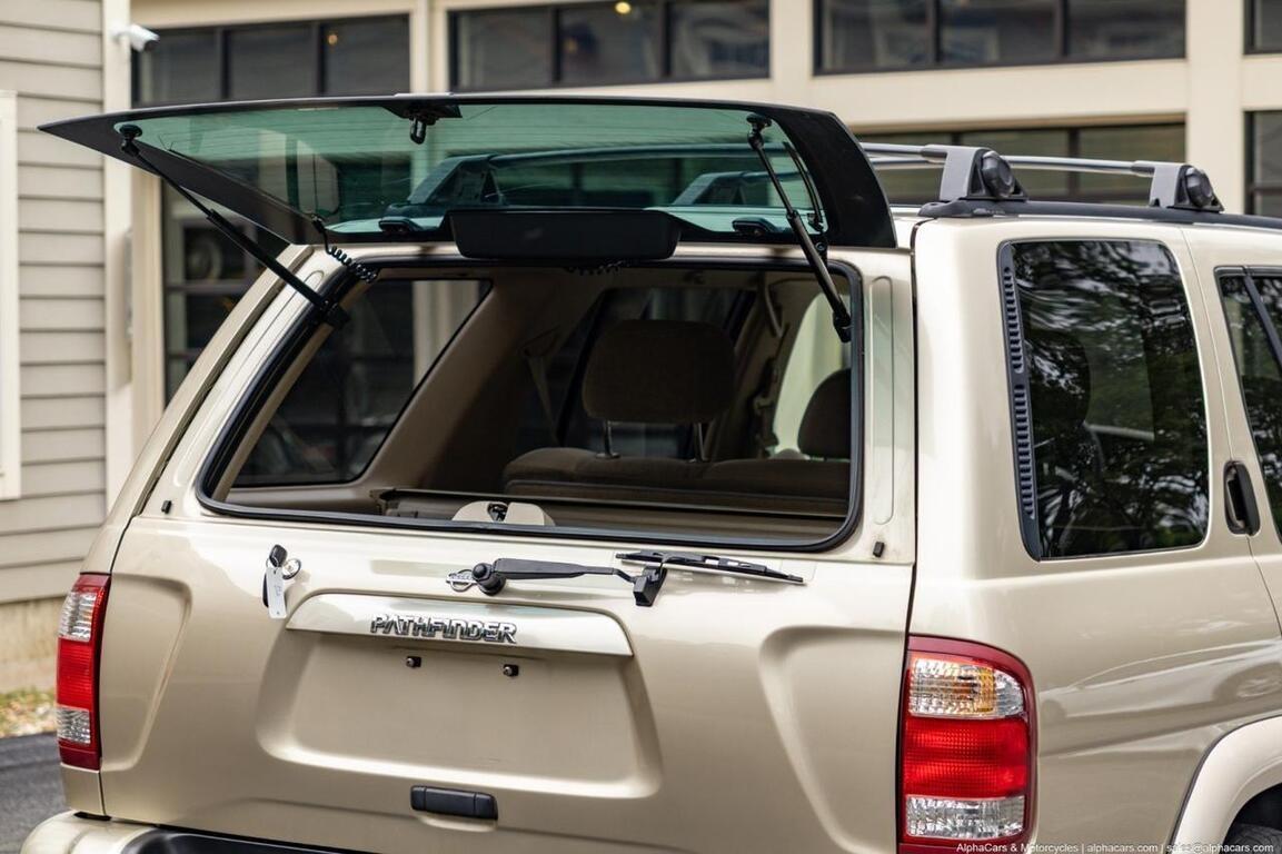 2001 Nissan Pathfinder LE 4×4