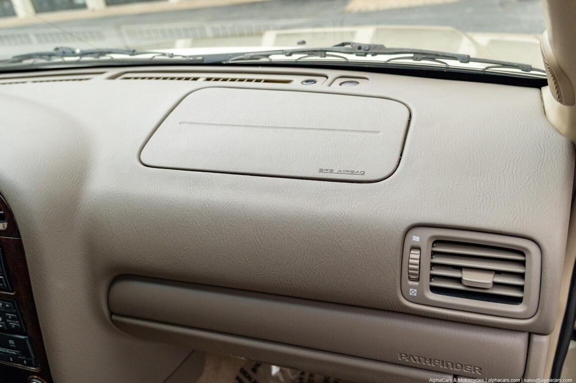 2001 Nissan Pathfinder LE 4×4