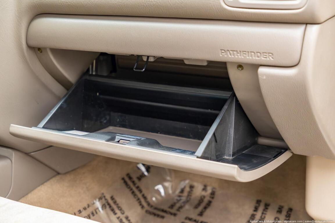 2001 Nissan Pathfinder LE 4×4