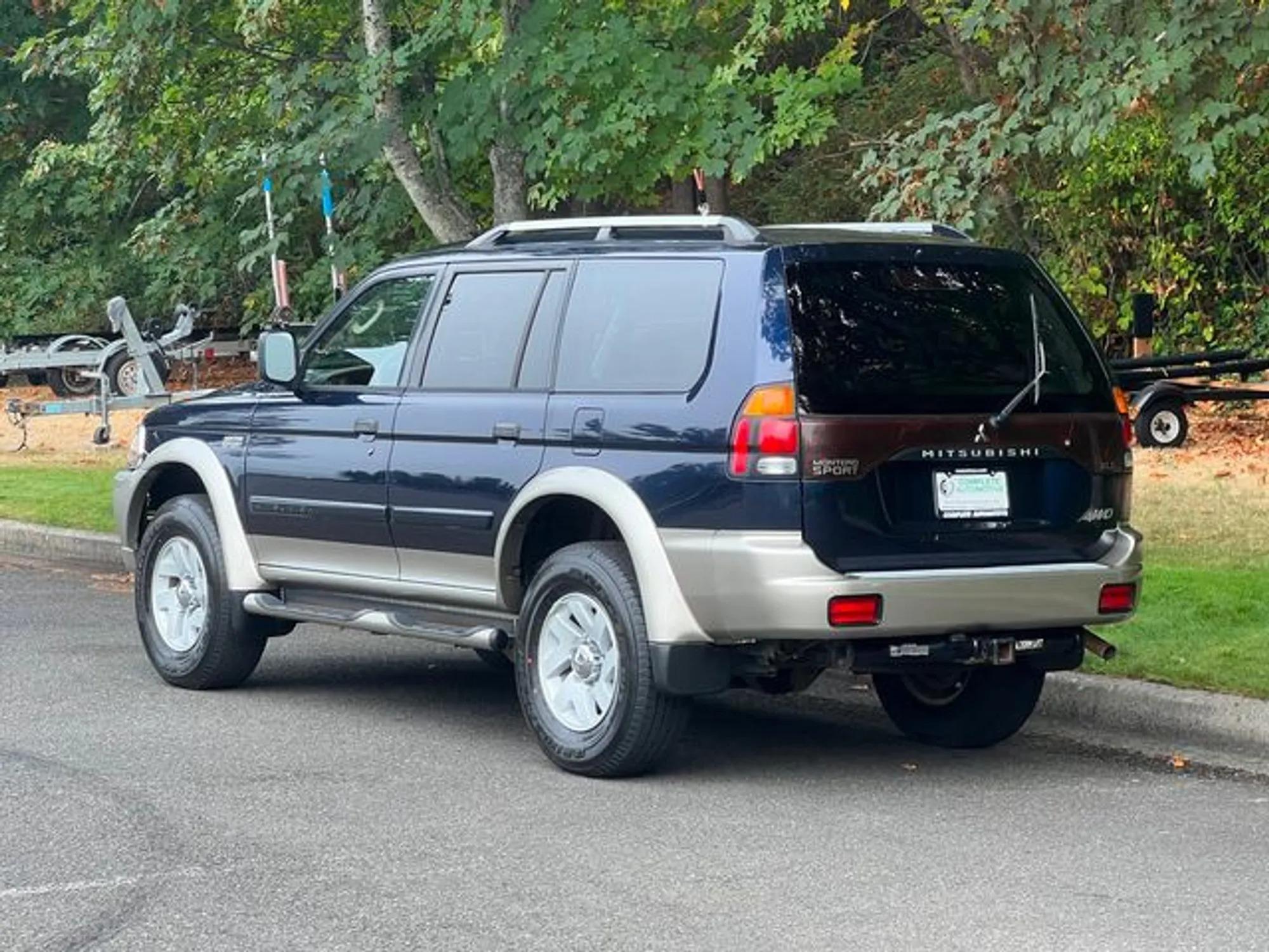2004 Mitsubishi Montero Sport XLS