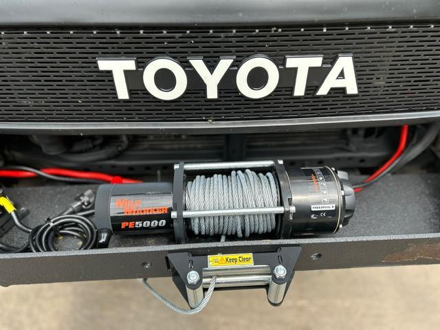 Modified V8-Powered 2000 Toyota 4Runner SR5