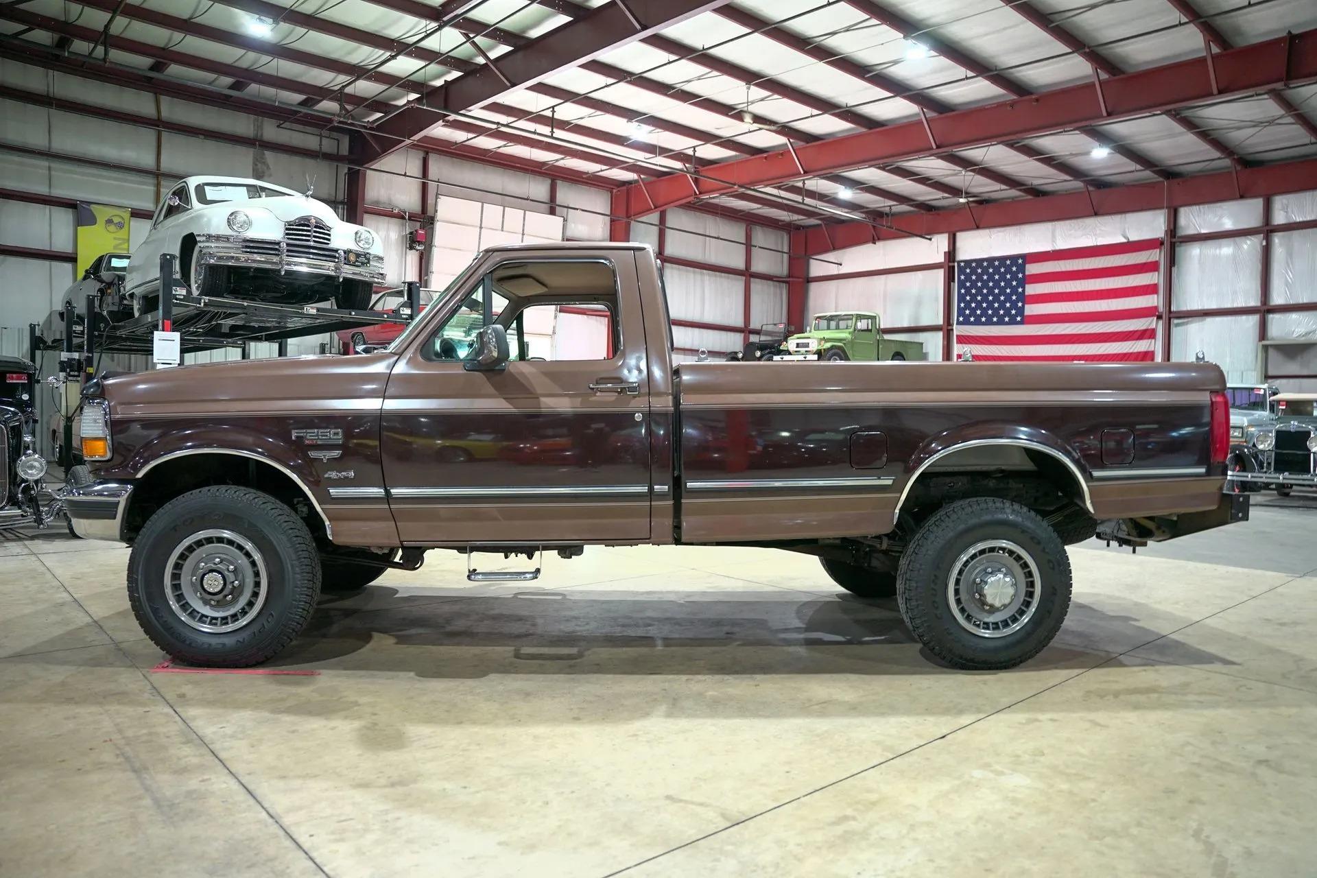 1992 Ford F-250 XLT 4x4 - 2