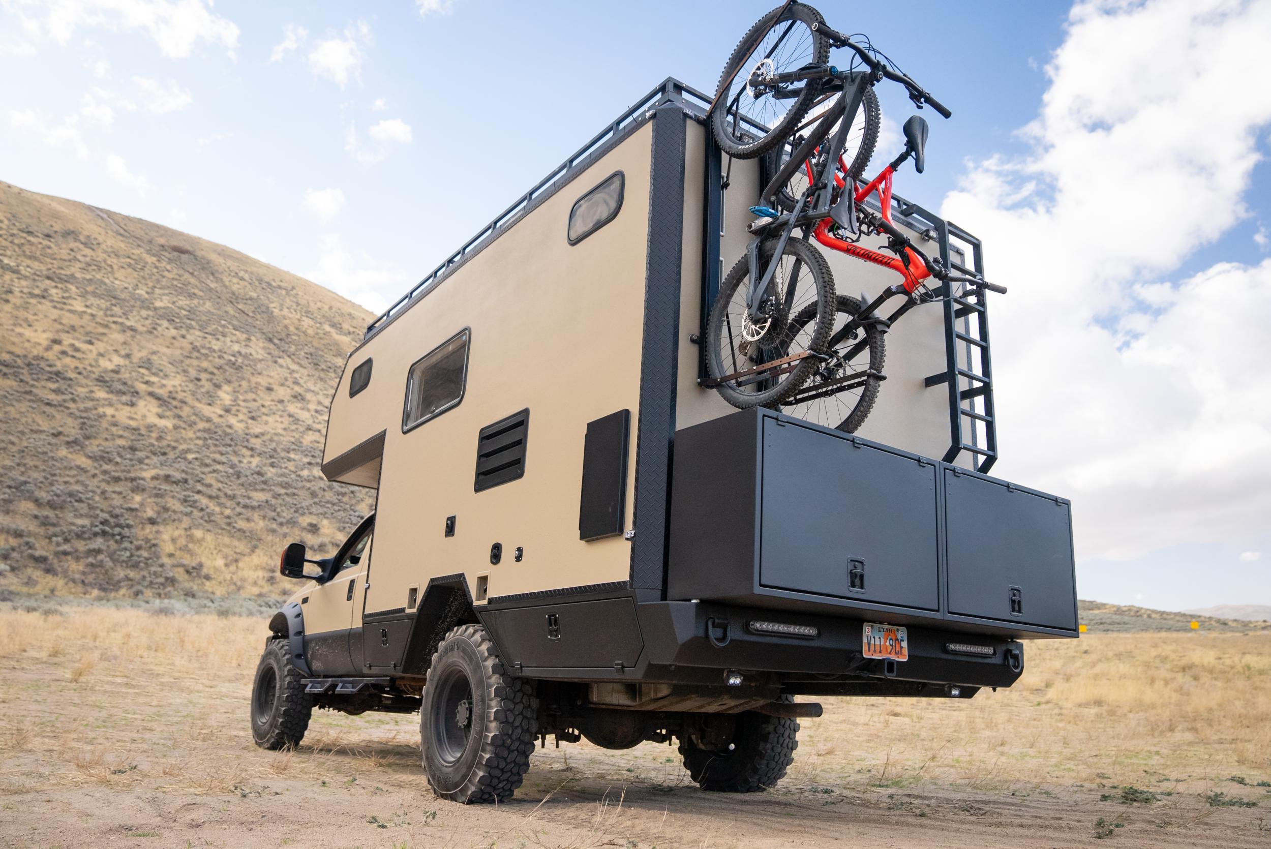 2004 Ford F-550 Expedition Rig