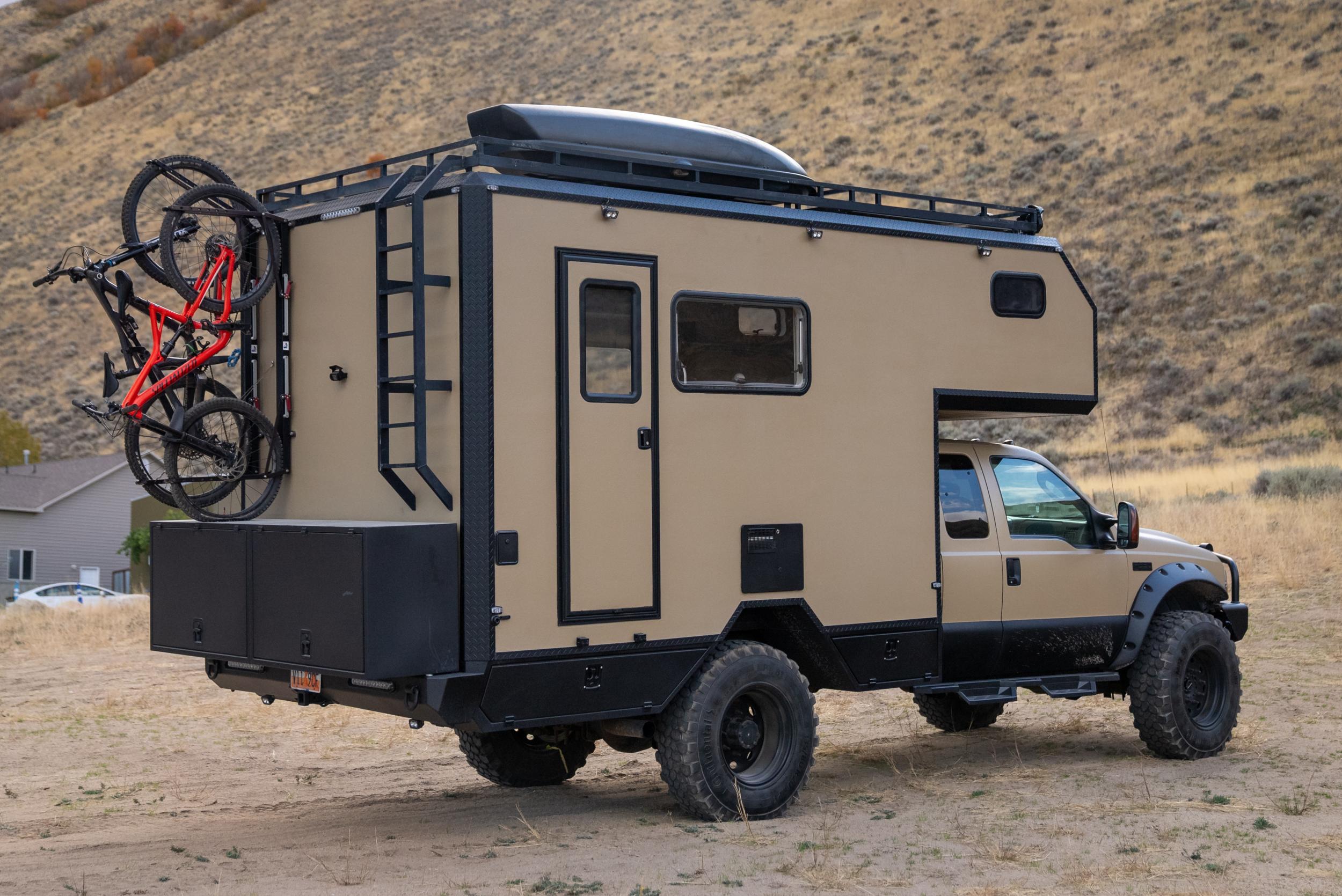 2004 Ford F-550 Expedition Rig