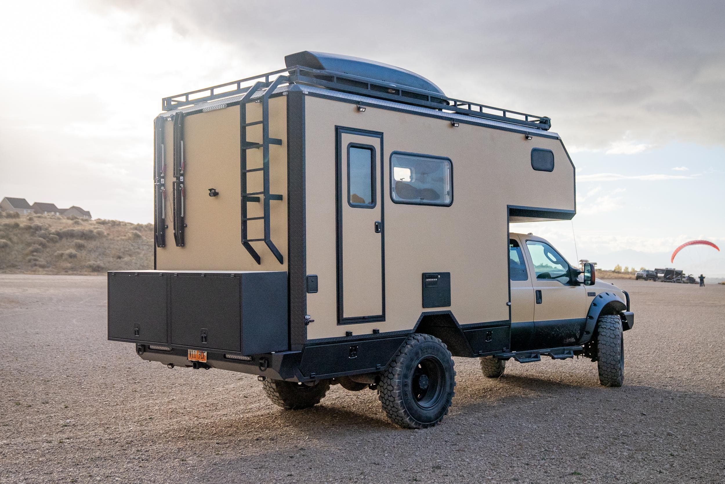 2004 Ford F-550 Expedition Rig