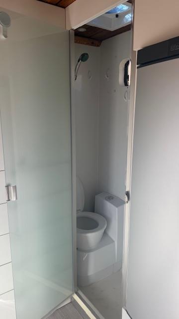 2004 Ford F-550 Expedition Rig