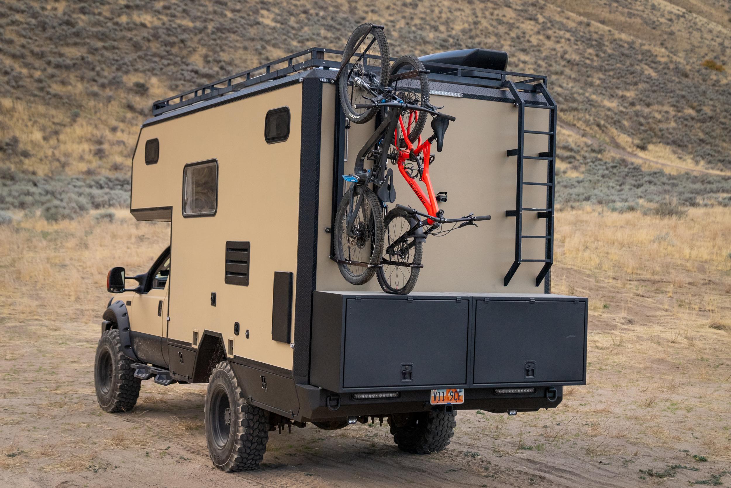2004 Ford F-550 Expedition Rig
