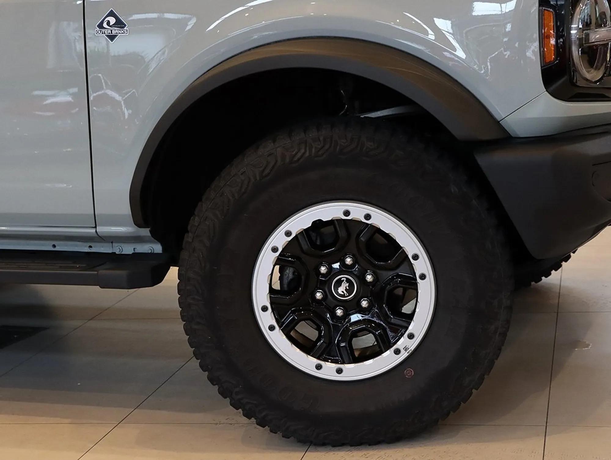 2022 Ford Bronco Outer Banks - 5