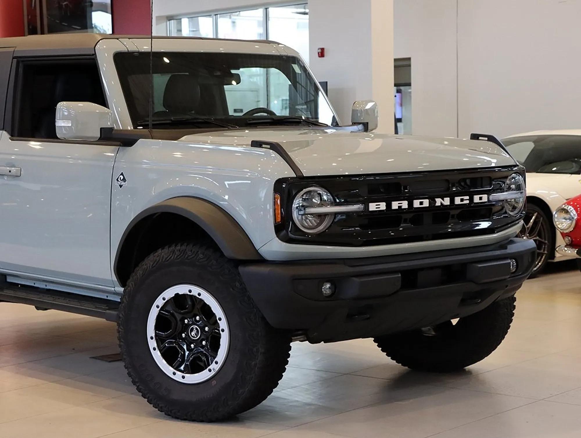 2022 Ford Bronco Outer Banks - 4