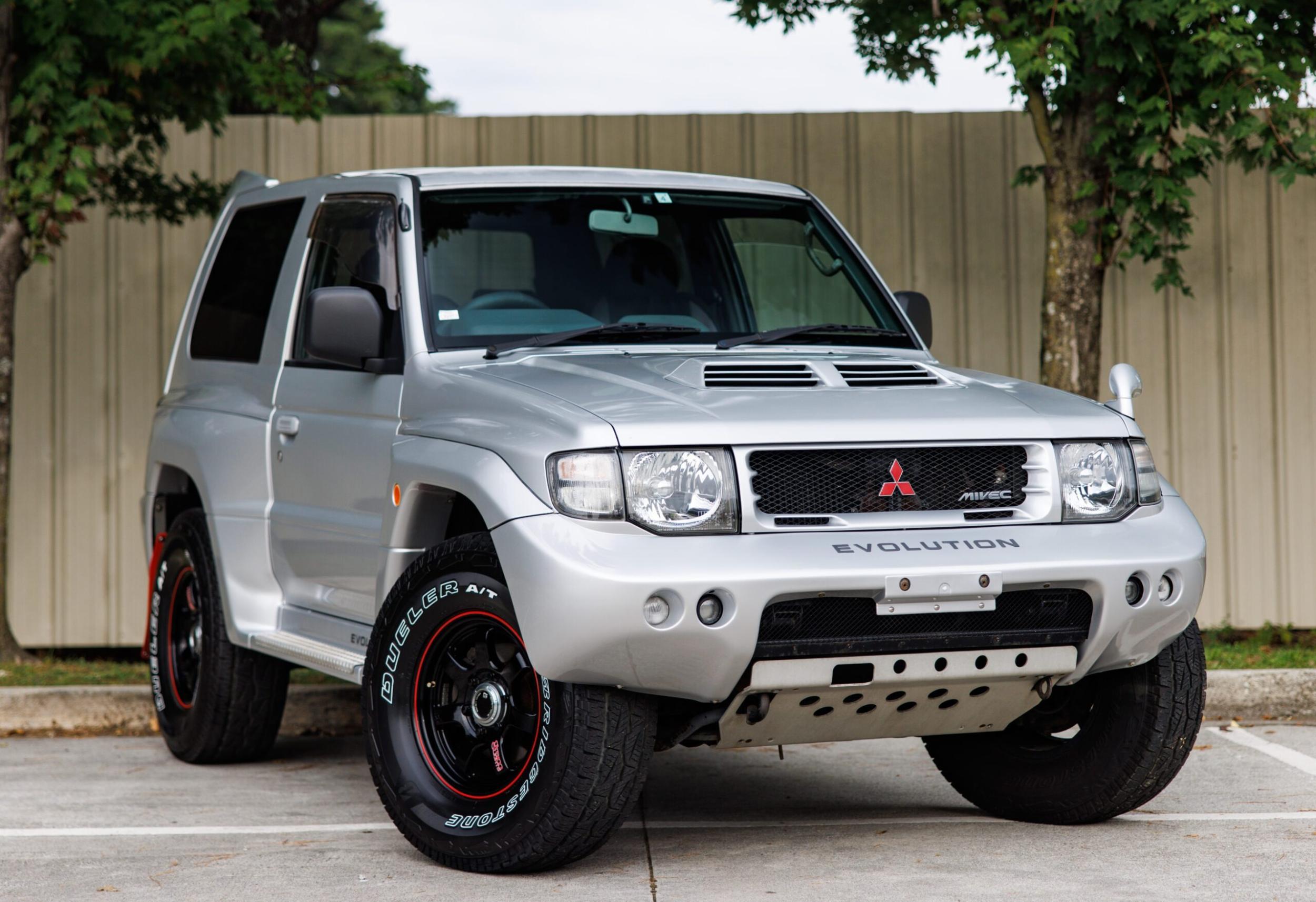  Mitsubishi Pajero