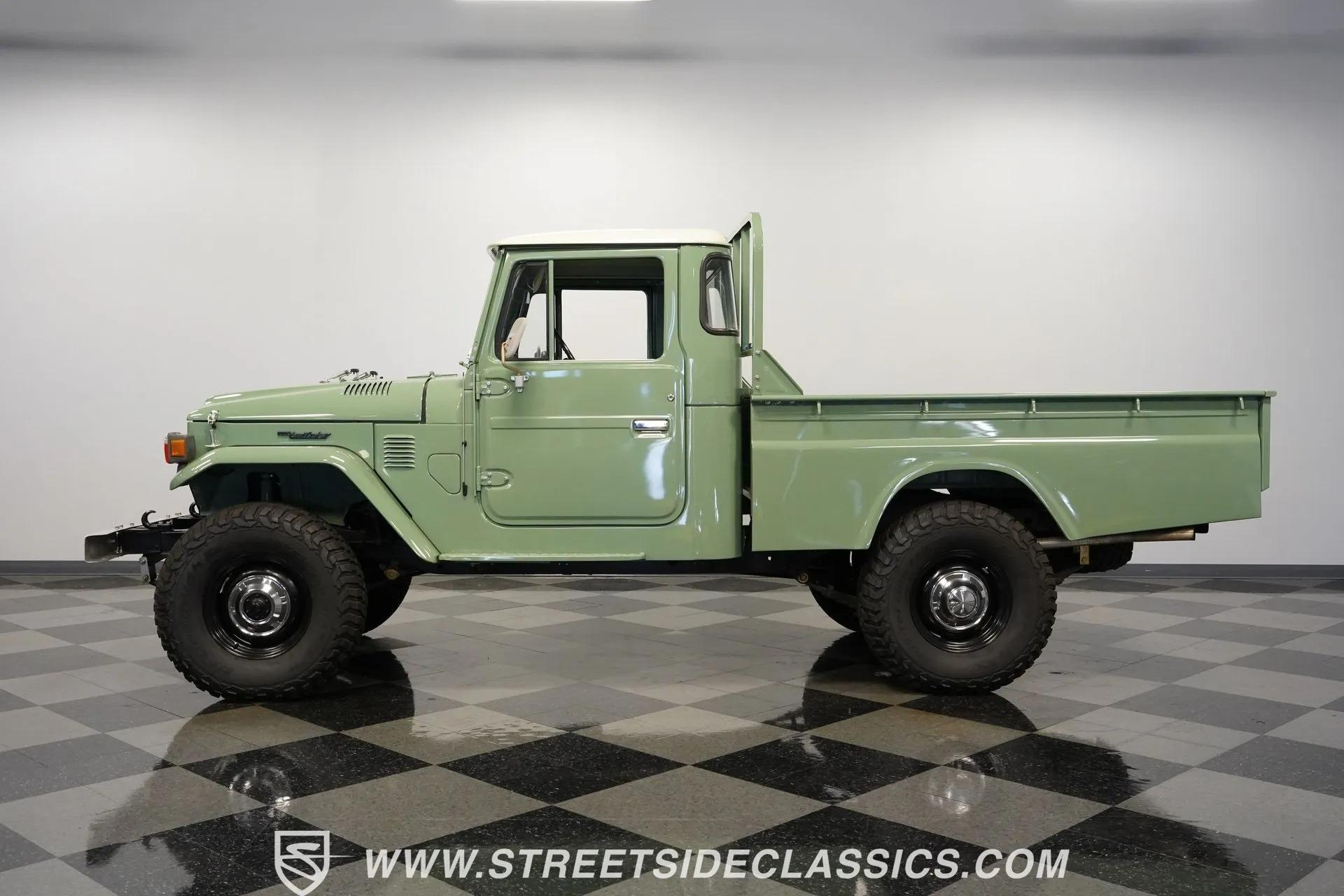 1978 Toyota Land Cruiser HJ45 Pickup - 2