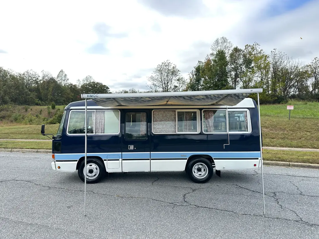 1992 Toyota Coaster Deluxe Camper - 3