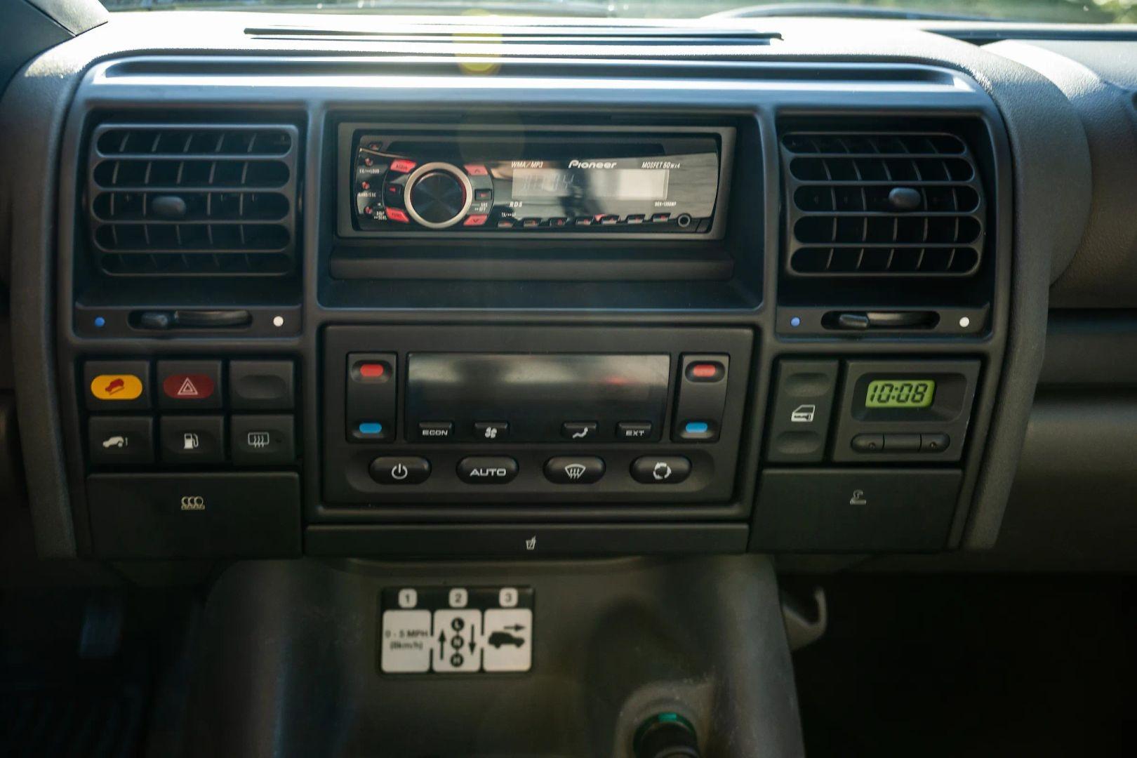 2000 Land Rover Discovery II - 3