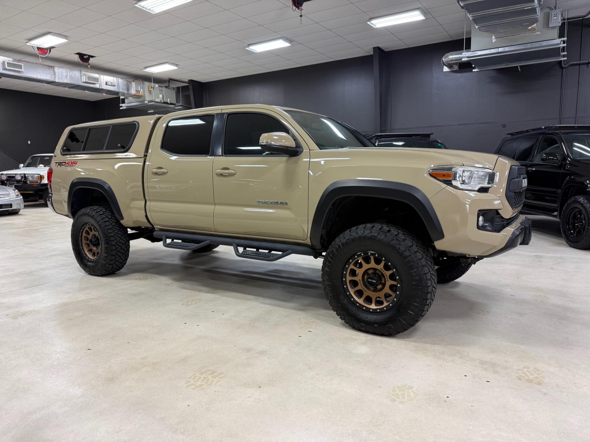 2017 Toyota Tacoma TRD Off-Road - 3
