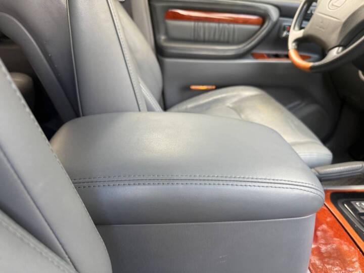 2000 Lexus LX 470
