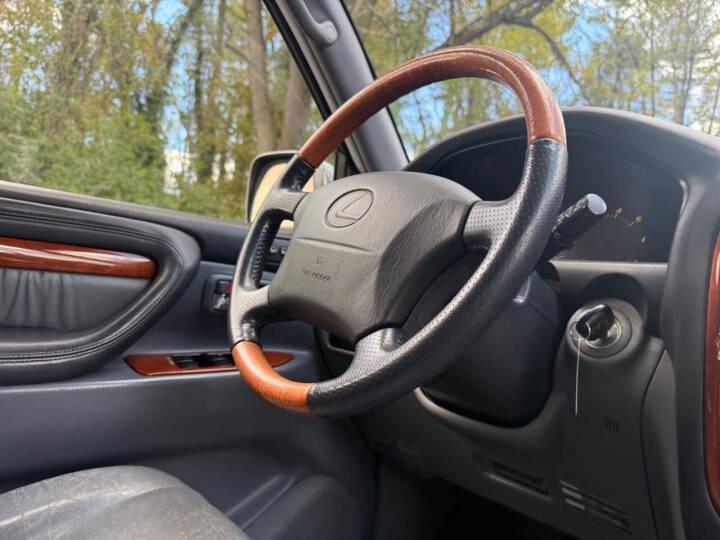 2000 Lexus LX 470