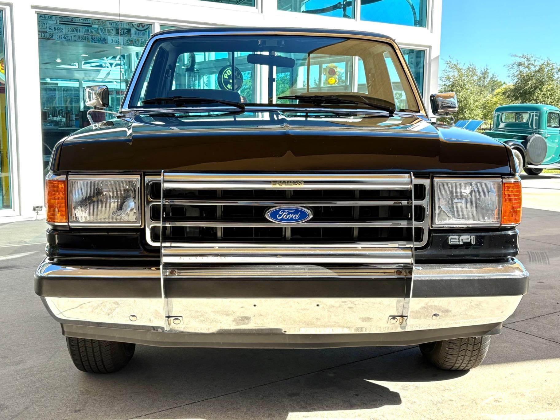 1991 Ford F-150 XLT Lariat - 2