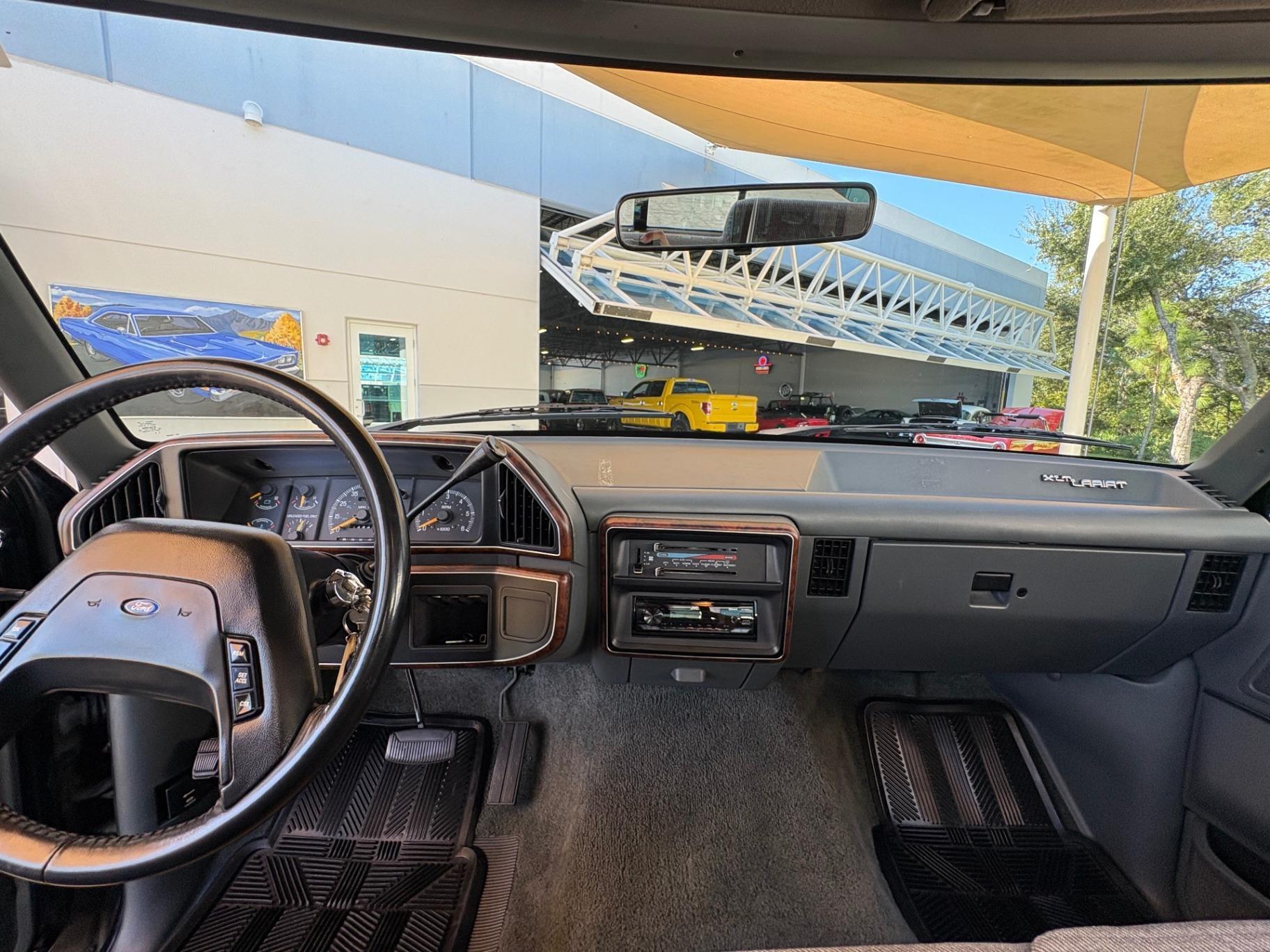 1991 Ford F-150 XLT Lariat