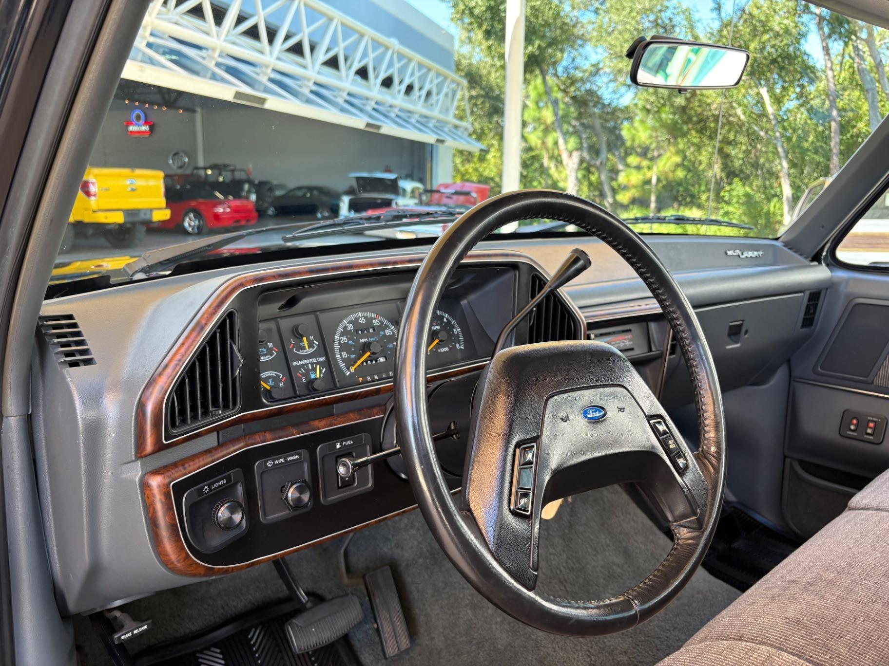 1991 Ford F-150 XLT Lariat