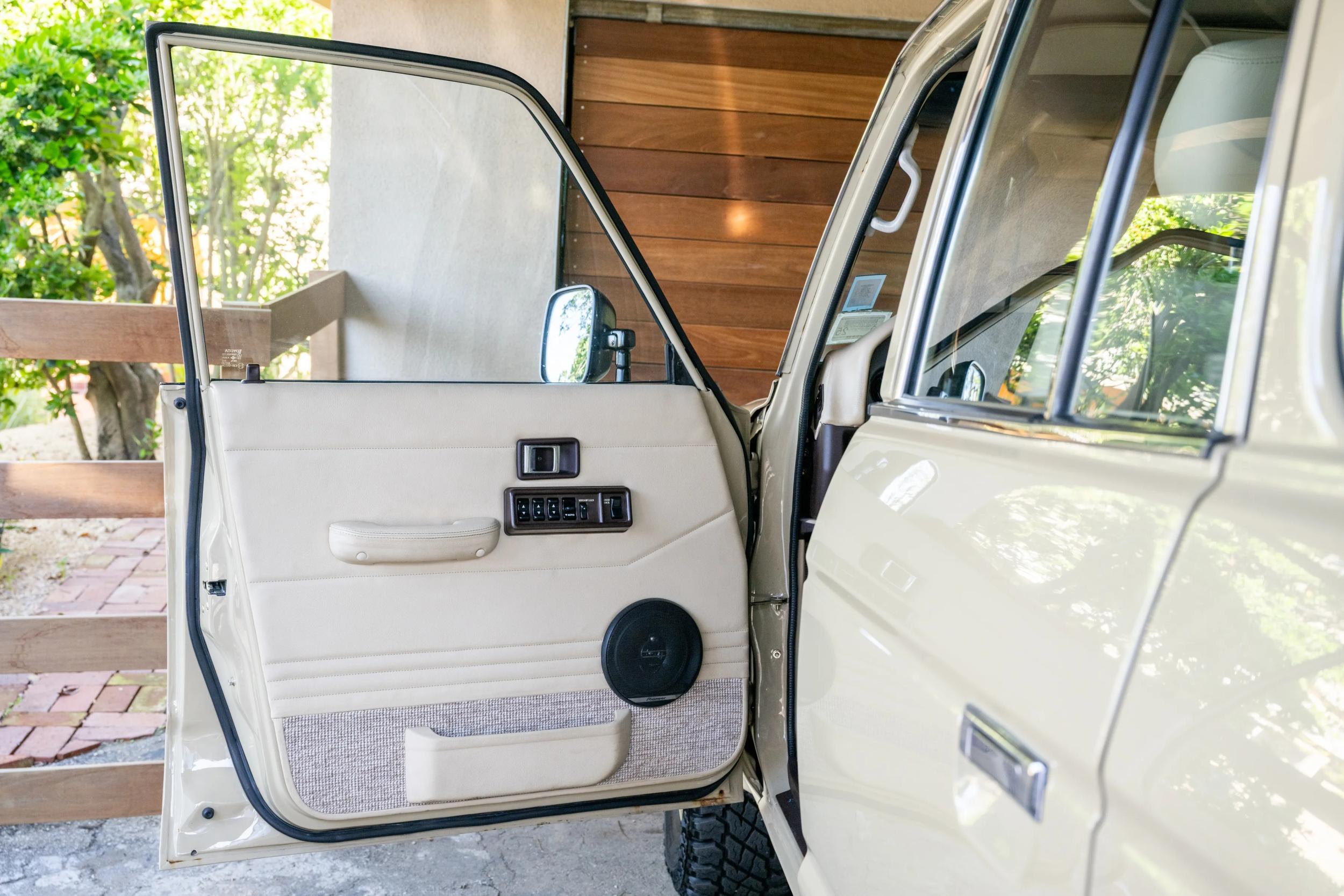Legacy Overland-Built 1990 Toyota Land Cruiser FJ62