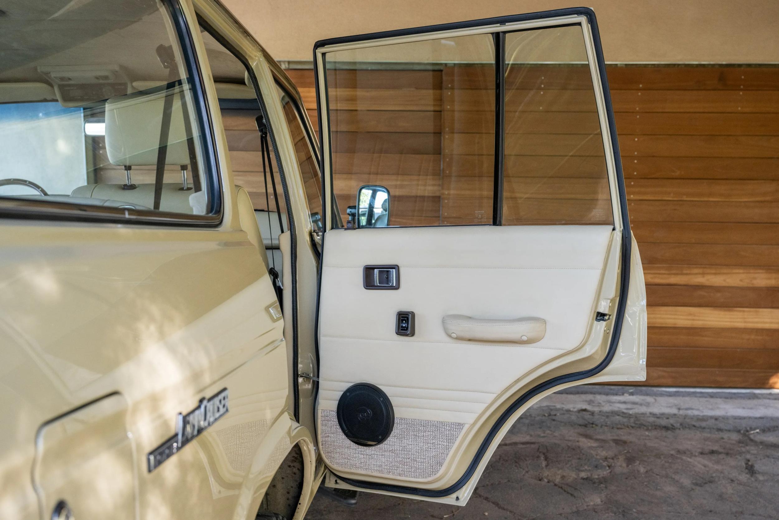 Legacy Overland-Built 1990 Toyota Land Cruiser FJ62