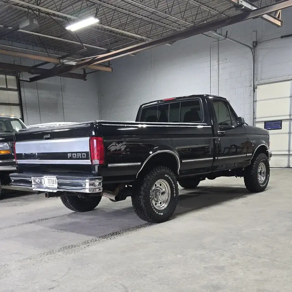 1995 Ford F-250 XLT - 2