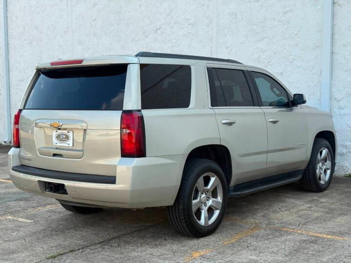 2017 Chevrolet Tahoe LT - 5