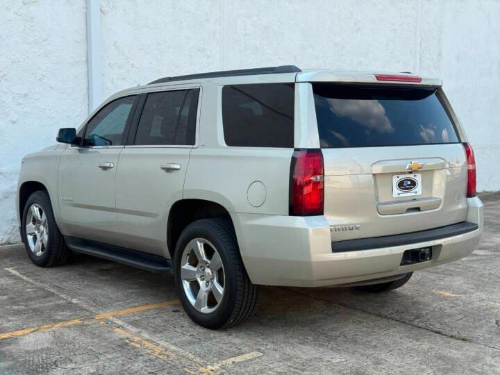 2017 Chevrolet Tahoe LT - 4