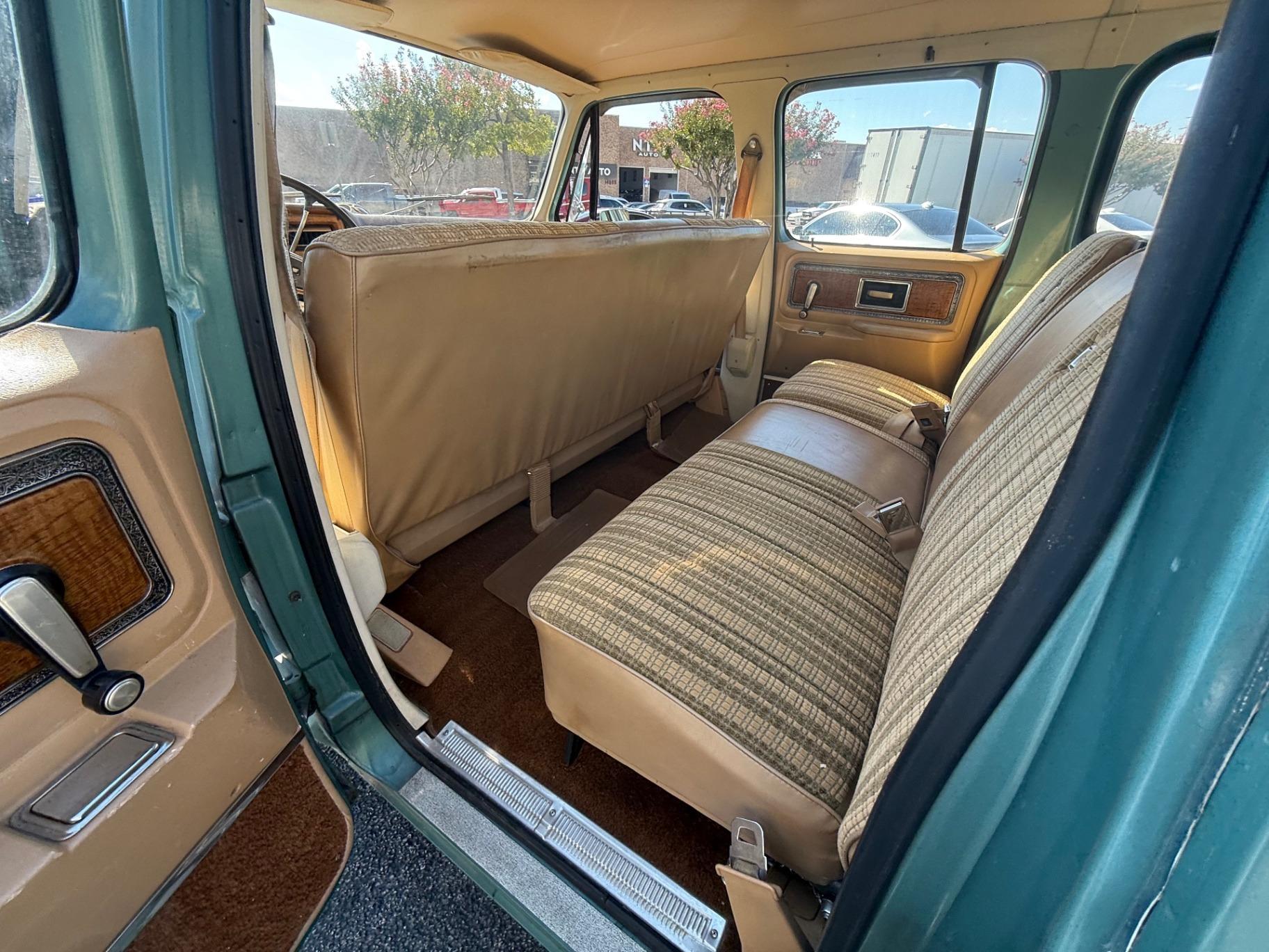 1977 Chevrolet Suburban Silverado