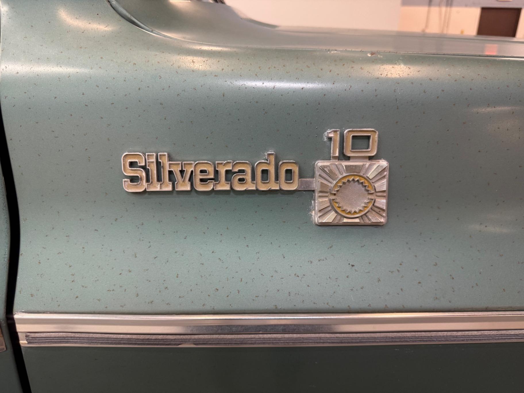 1977 Chevrolet Suburban Silverado