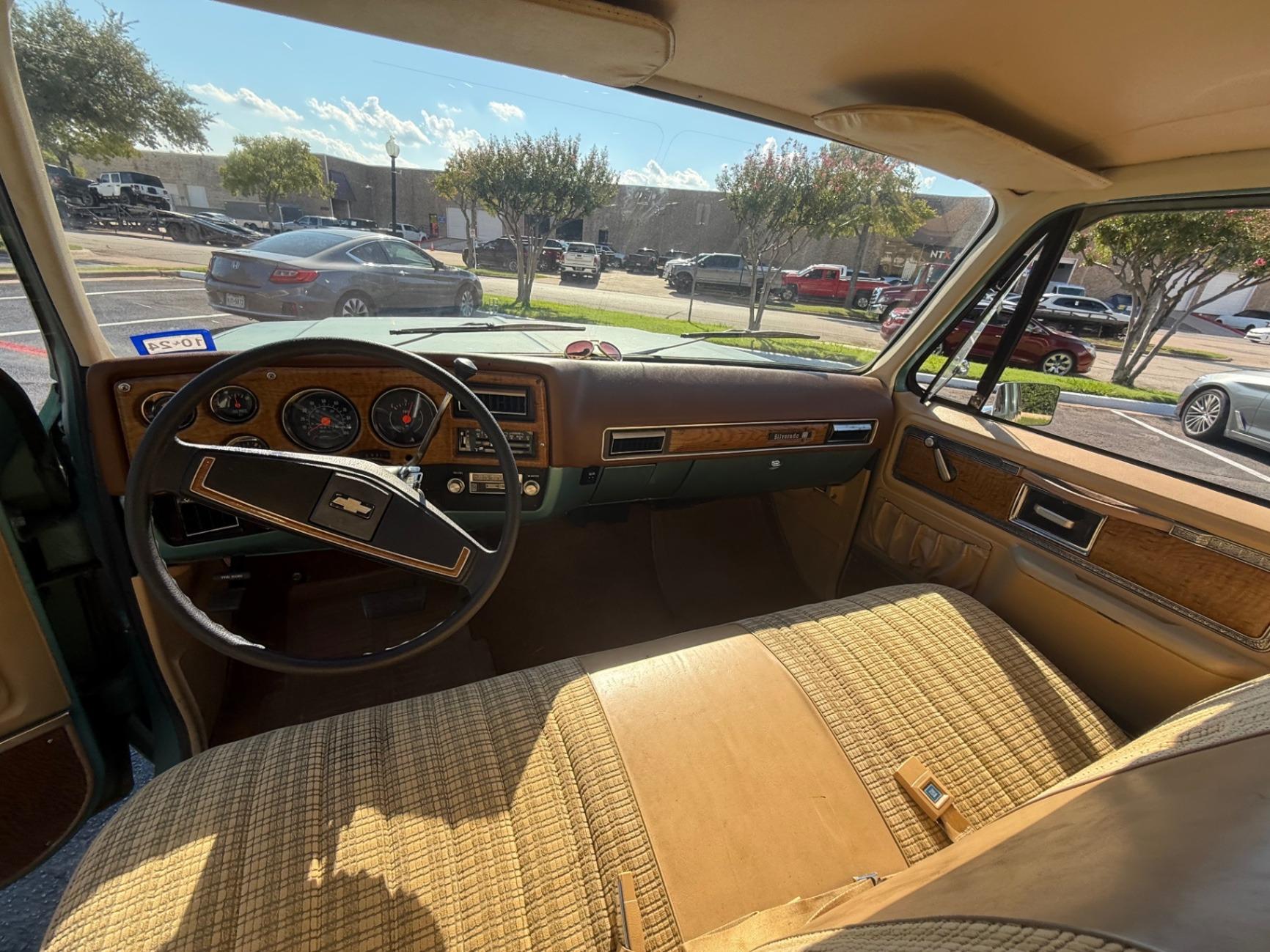 1977 Chevrolet Suburban Silverado