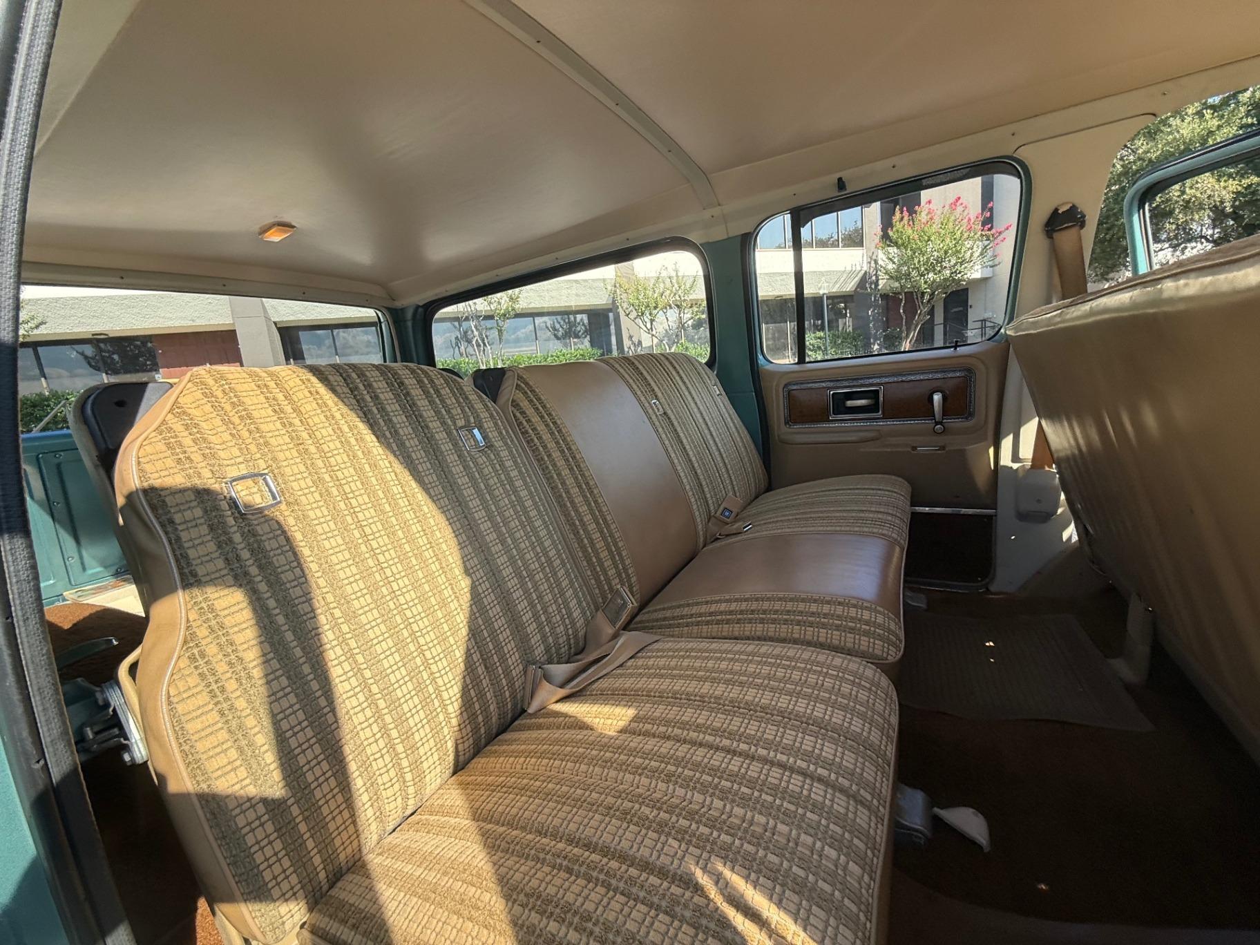 1977 Chevrolet Suburban Silverado