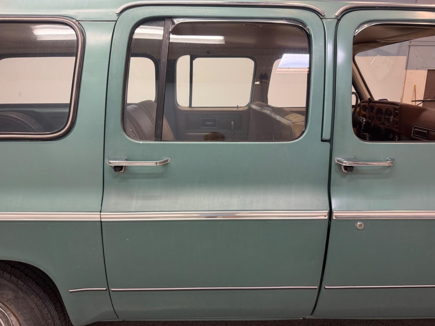 1977 Chevrolet Suburban Silverado