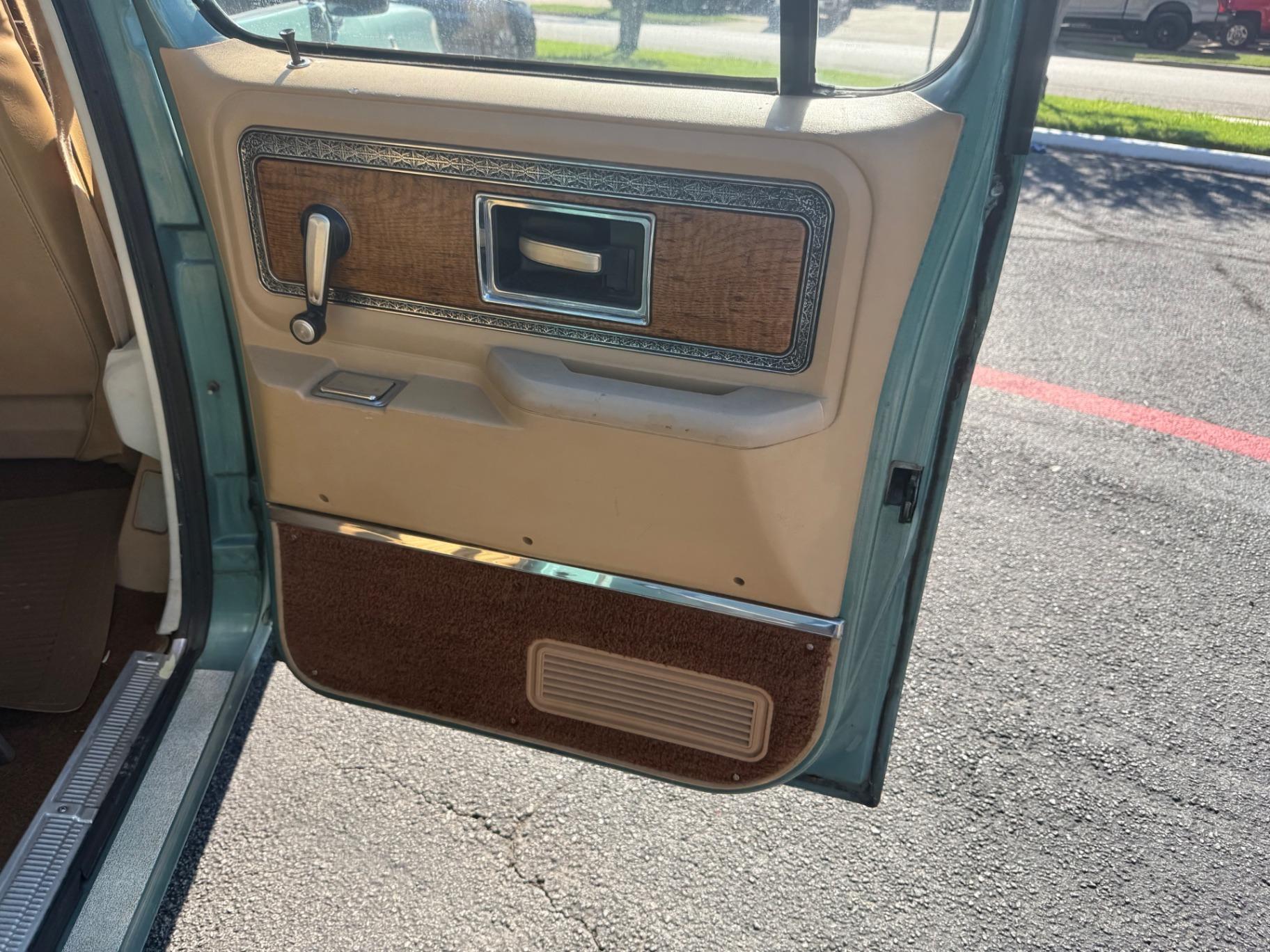 1977 Chevrolet Suburban Silverado