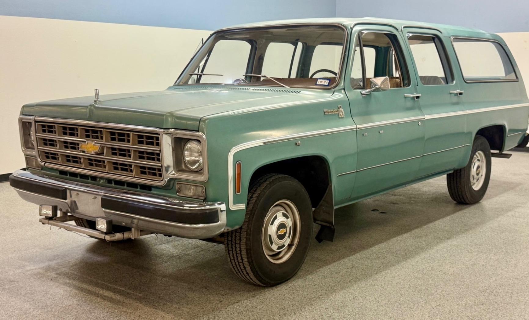 1977 Chevrolet Suburban Silverado - 4