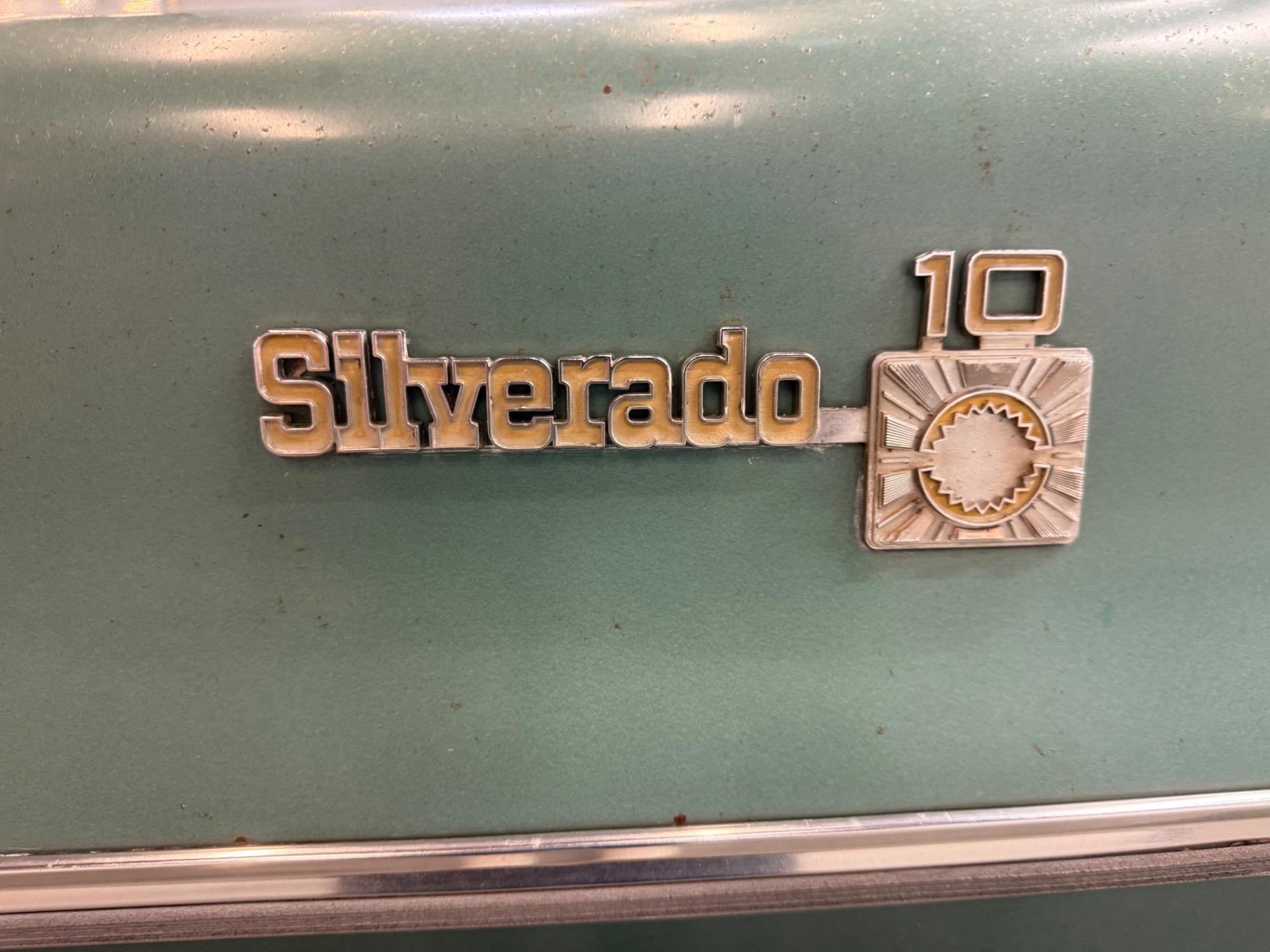 1977 Chevrolet Suburban Silverado