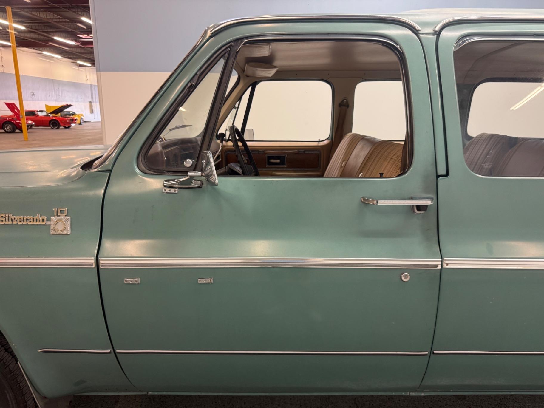 1977 Chevrolet Suburban Silverado