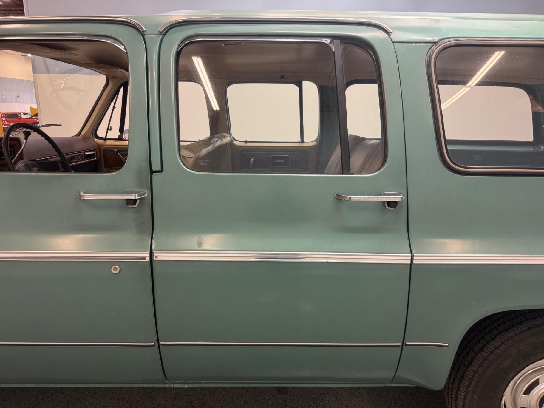1977 Chevrolet Suburban Silverado
