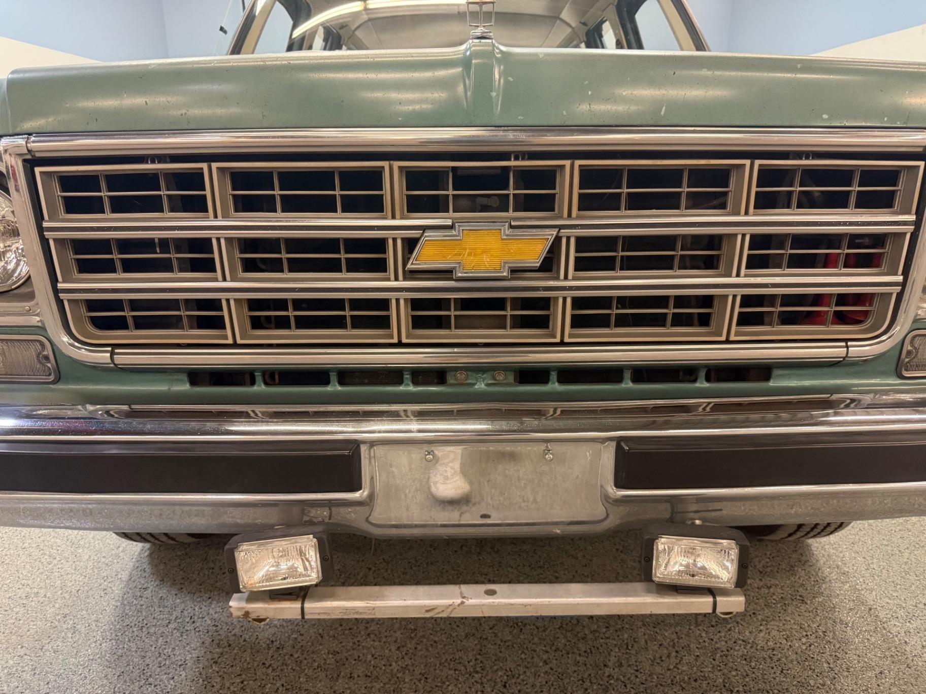 1977 Chevrolet Suburban Silverado