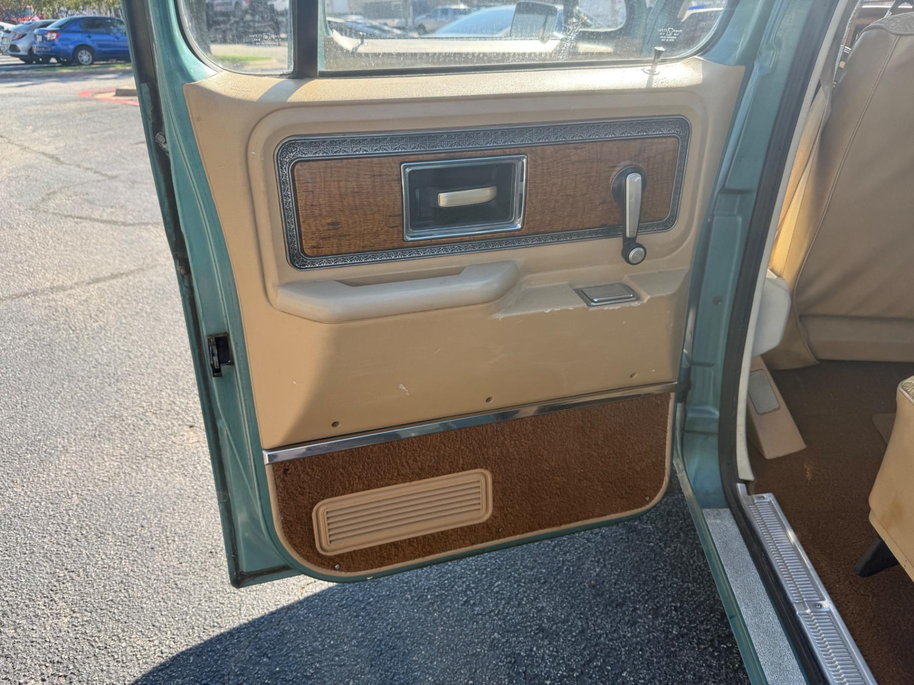 1977 Chevrolet Suburban Silverado