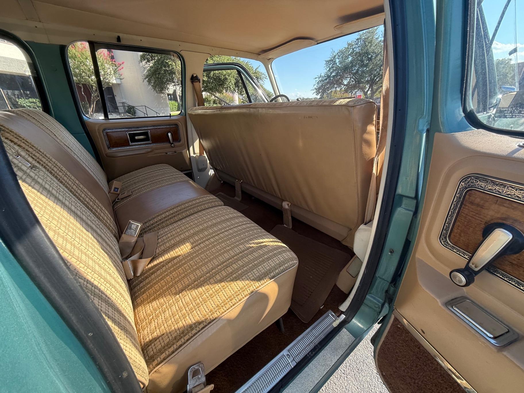 1977 Chevrolet Suburban Silverado