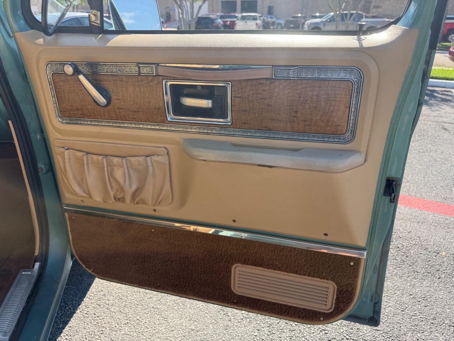 1977 Chevrolet Suburban Silverado