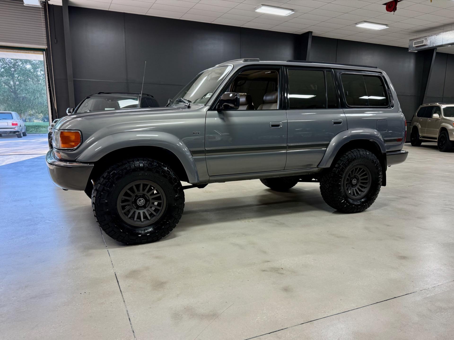 Moonglow Pearl 1997 Toyota Land Cruiser - 3