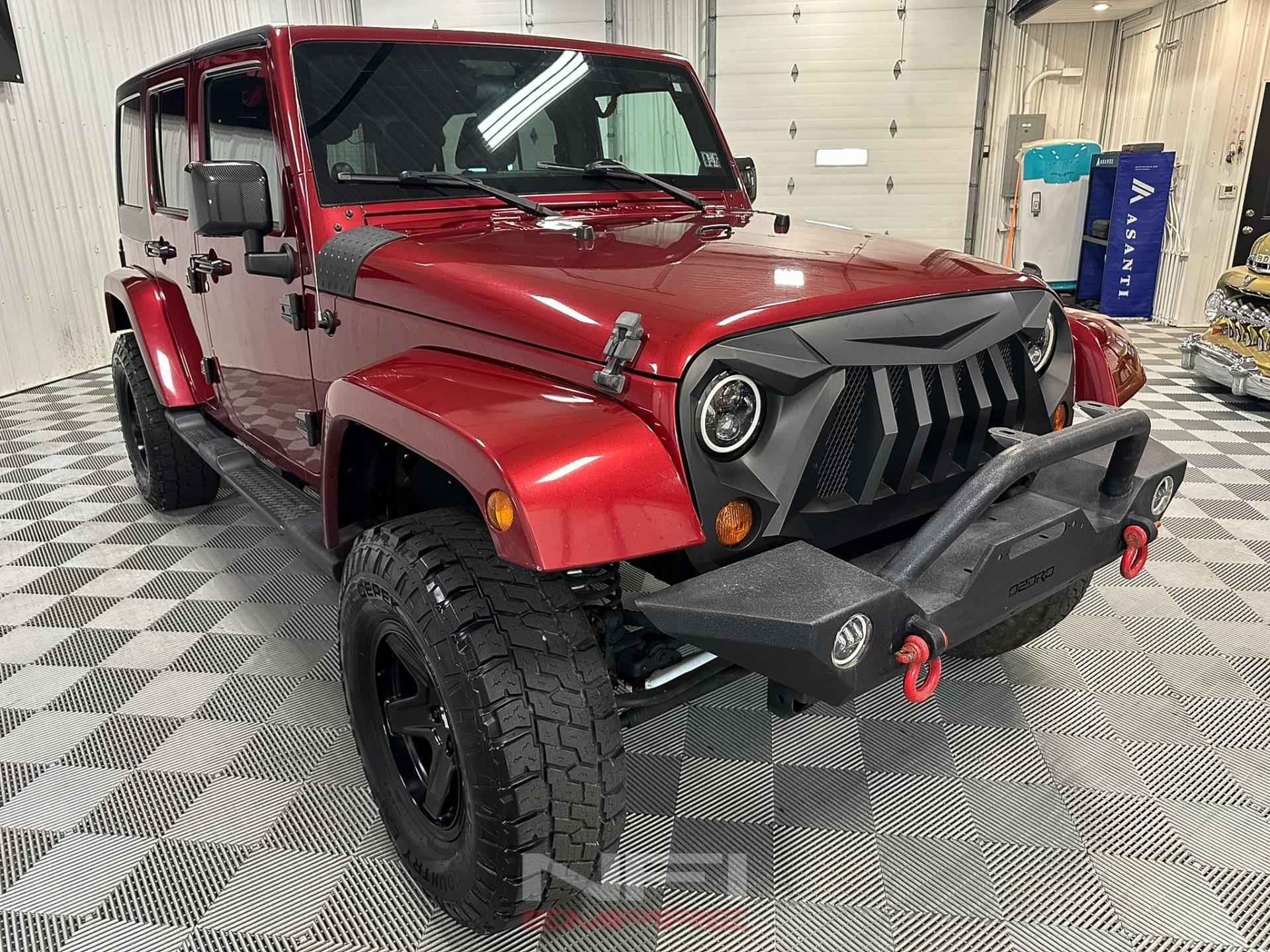 2012 Jeep Wrangler Unlimited Sahara - 4