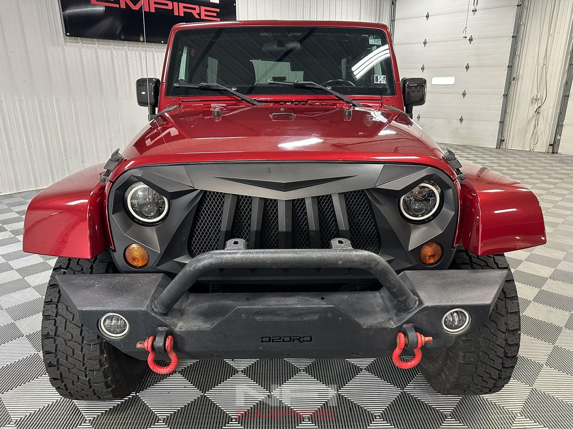 2012 Jeep Wrangler Unlimited Sahara - 5