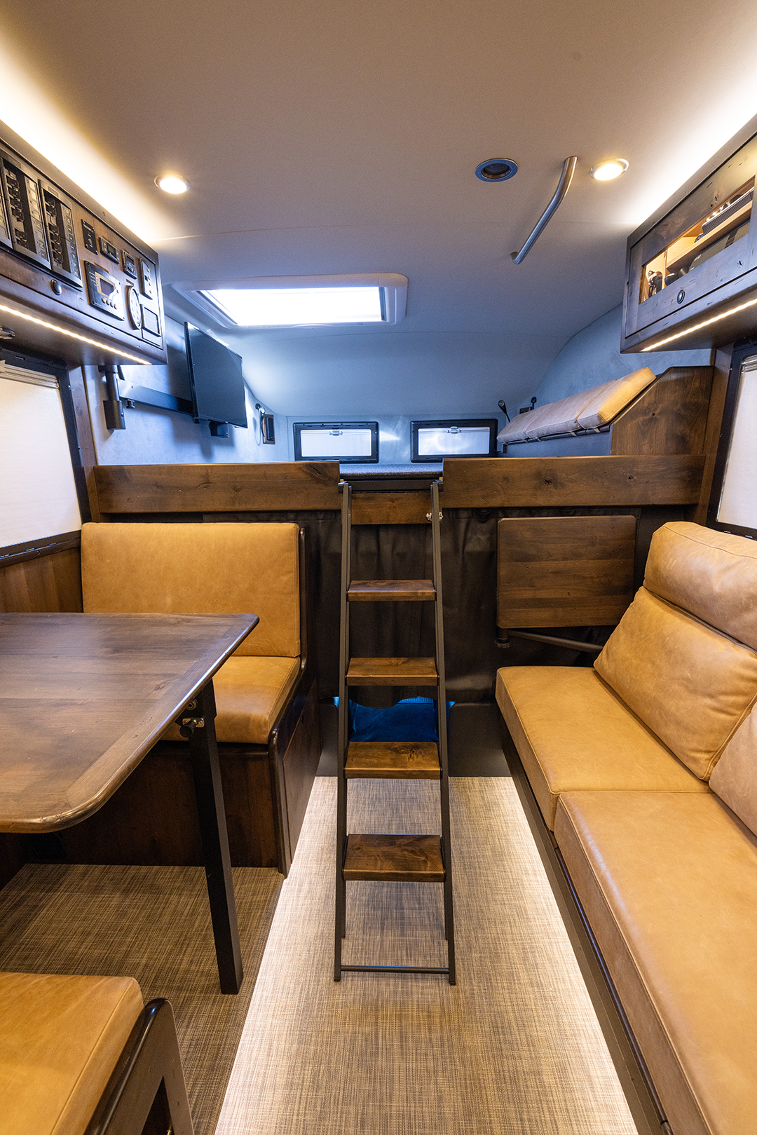 2016 EarthRoamer XV-LTS 160